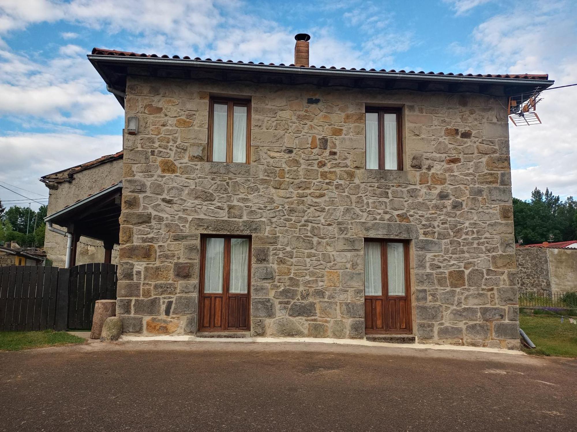 הוילה Las Rozas de Valdearroyo La Casuca De Antoniooti מראה חיצוני תמונה